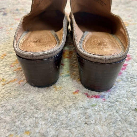 Frye Ray Mules in Gray sz 7.5 - Picture 5 of 9
